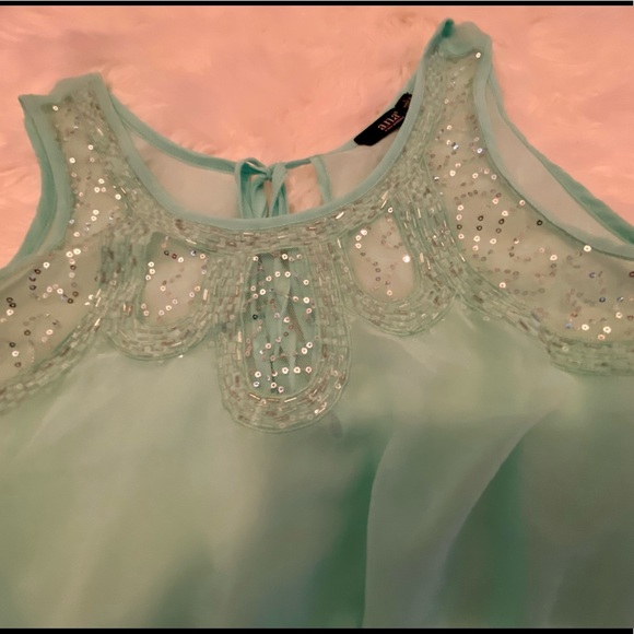 EUC Size Large Sheer Mint Green Beaded Sequin Peplum Tank - Picture 6 of 9